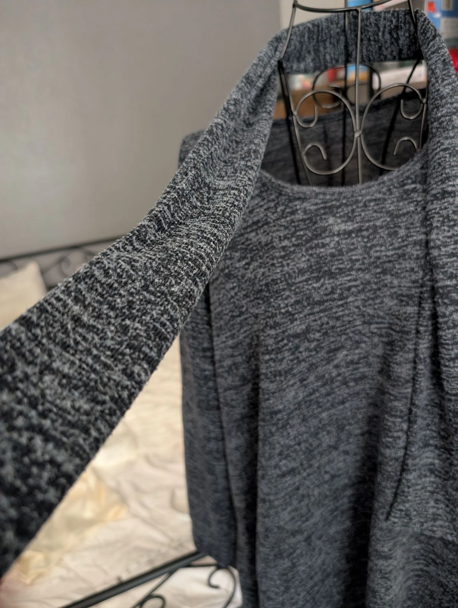 Superb heather grey asymmetrical sweater with matching scarf – photo 2